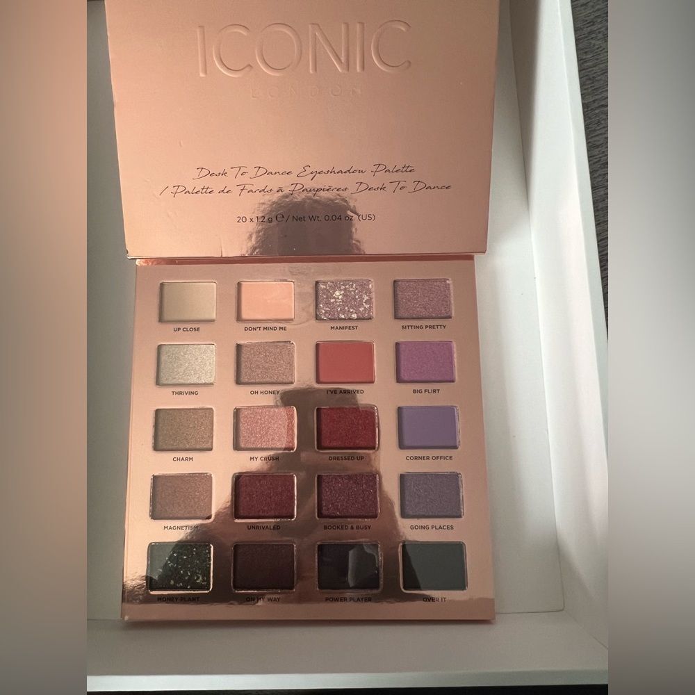 ICONIC LONDON Desk To Dance Eyeshadow Palette